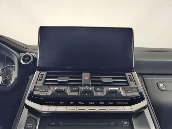 Toyota Land Cruiser 300 Series с пробегом 2023 года, цена 11 717 000 рублей, 39550 км, внедорожник, Автокод Объявления