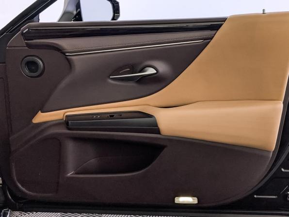 Lexus ES VII с пробегом 2018 года, цена 3 370 000 рублей, 114624 км, седан, Автокод Объявления