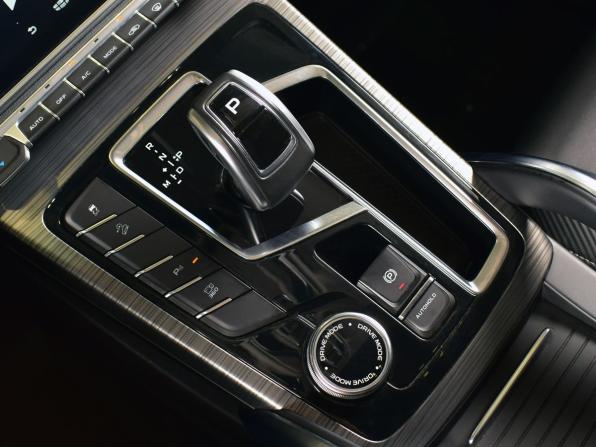 Geely Atlas Pro с пробегом 2023 года, цена 2 035 995 рублей, 66578 км, внедорожник, Автокод Объявления