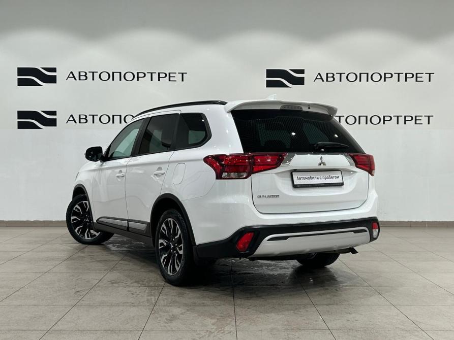 Mitsubishi Outlander III Рестайлинг 3 Санкт-Петербург  - изображение 5