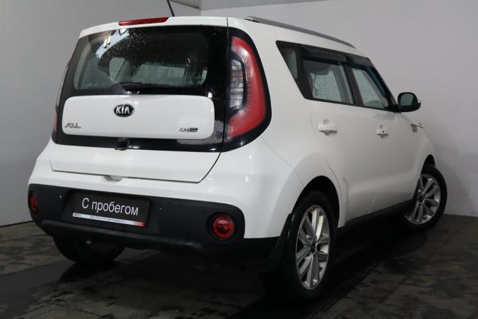 Kia Soul II Рестайлинг с пробегом 2018 года, цена 1 359 000 рублей, 132000 км, хэтчбек, Автокод Объявления
