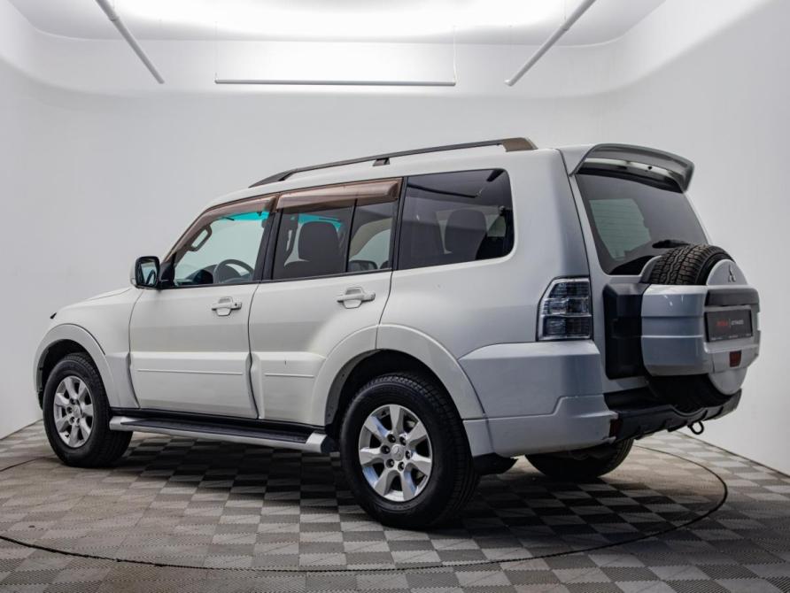 Mitsubishi Pajero IV Рестайлинг 1 Москва  - изображение 3
