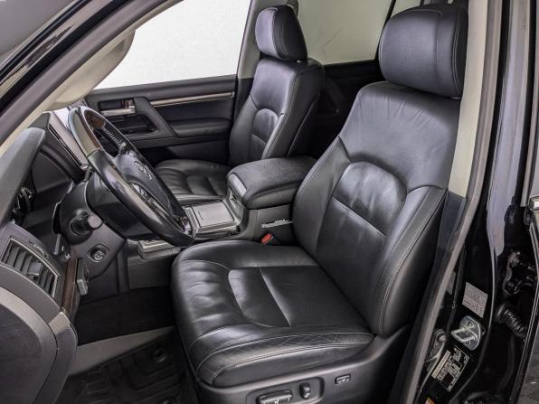 Toyota Land Cruiser 200 Series Рестайлинг 2 с пробегом 2019 года, цена 7 500 000 рублей, 121728 км, внедорожник, Автокод Объявления