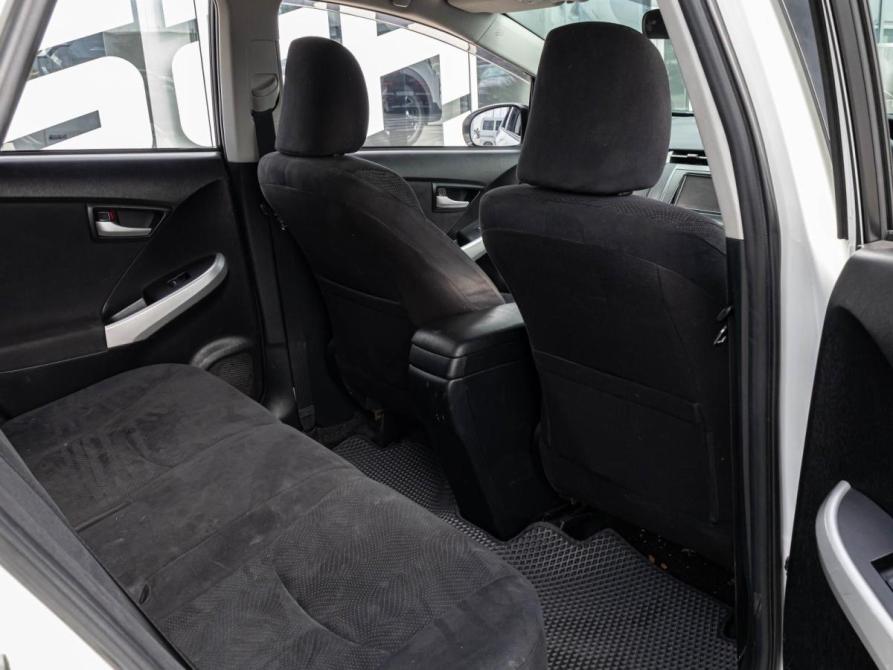 Toyota Prius III Рестайлинг (XW30) Краснодар  - изображение 11