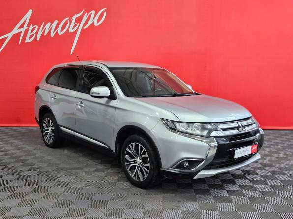 Mitsubishi Outlander III Рестайлинг 2 с пробегом 2015 года, цена 1 600 000 рублей, 192474 км, внедорожник, Автокод Объявления