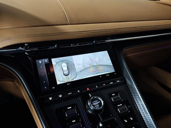 Aston Martin DB12 с пробегом 2024 года, цена 55 000 000 рублей, 2405 км, кабриолет, Автокод Объявления