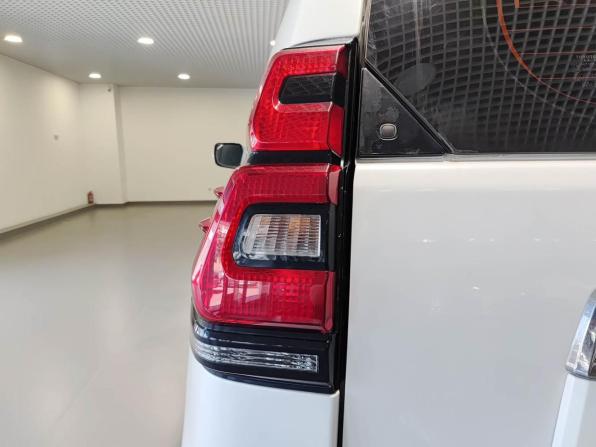 Toyota Land Cruiser Prado 150 Series Рестайлинг 2 с пробегом 2018 года, цена 4 600 000 рублей, 283432 км, внедорожник, Автокод Объявления