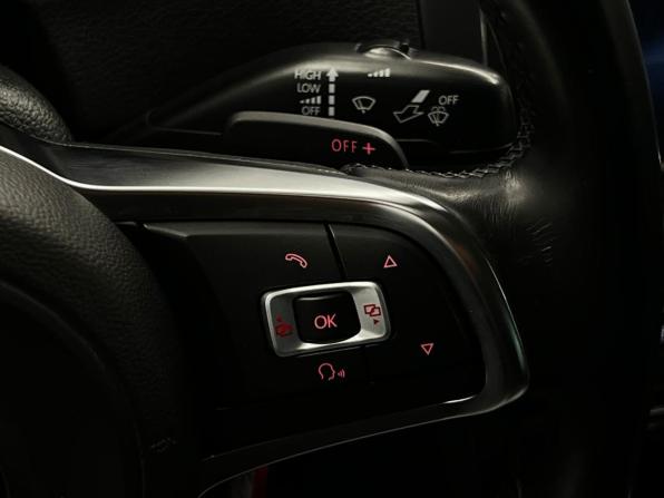 Volkswagen Polo V Рестайлинг с пробегом 2019 года, цена 1 247 000 рублей, 115469 км, седан, Автокод Объявления