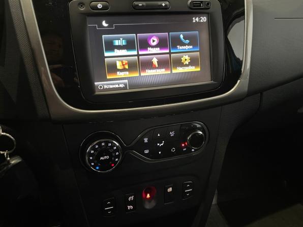 Renault Sandero II с пробегом 2017 года, цена 844 000 рублей, 146359 км, хэтчбек, Автокод Объявления