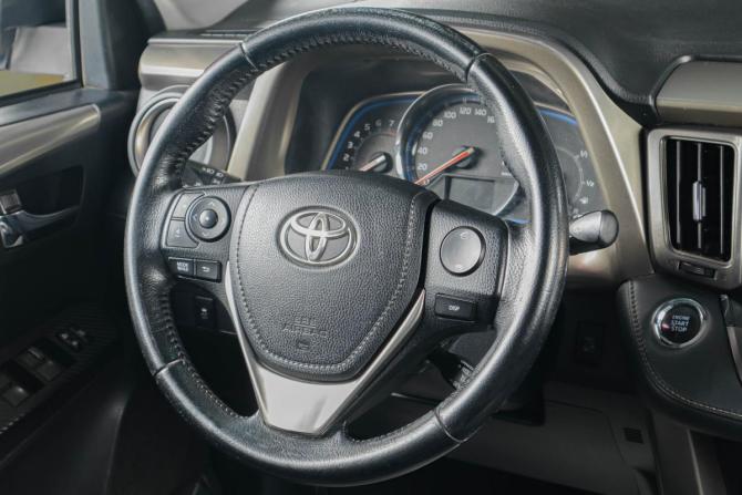 Toyota RAV4 IV (XA40) с пробегом 2013 года, цена 1 899 000 рублей, 180645 км, внедорожник, Автокод Объявления