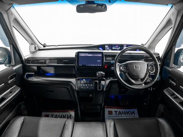 Honda Stepwgn V с пробегом 2015 года, цена 1 800 000 рублей, 99448 км, минивэн, Автокод Объявления