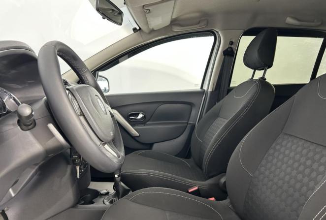 Renault Logan II с пробегом 2018 года, цена 799 000 рублей, 174241 км, седан, Автокод Объявления