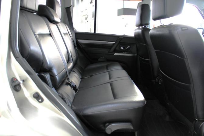 Mitsubishi Pajero IV с пробегом 2011 года, цена 2 780 000 рублей, 12928 км, внедорожник, Автокод Объявления