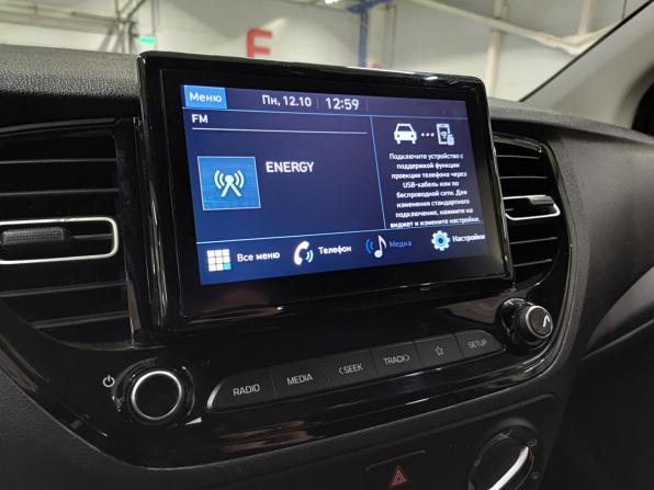 Hyundai Solaris II Рестайлинг с пробегом 2022 года, цена 1 690 000 рублей, 90465 км, седан, Автокод Объявления