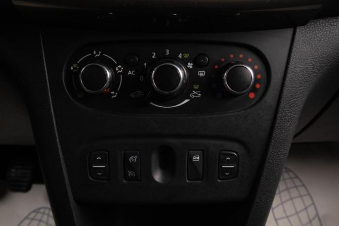 Renault Logan II с пробегом 2014 года, цена 599 000 рублей, 183432 км, седан, Автокод Объявления