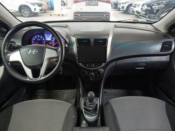 Hyundai Solaris I с пробегом 2014 года, цена 585 000 рублей, 211279 км, седан, Автокод Объявления