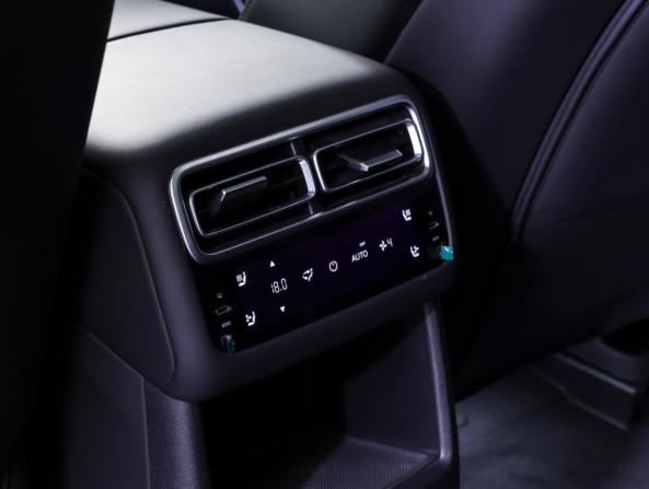 Li Auto (Lixiang) L7 I Рестайлинг с пробегом 2024 года, цена 6 590 000 рублей, 42000 км, внедорожник, Автокод Объявления