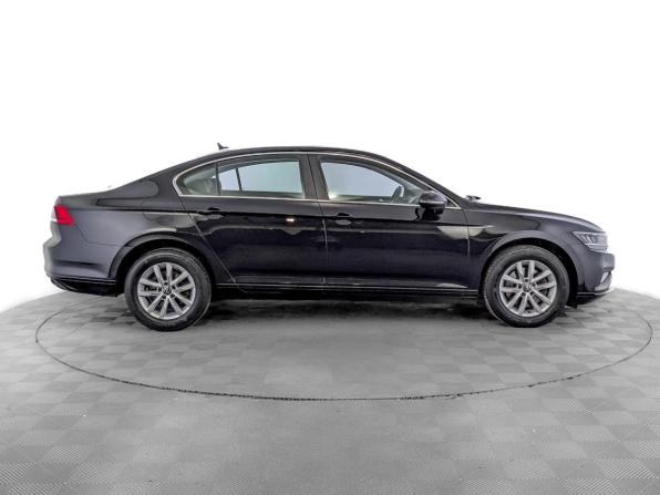 Volkswagen Passat B8 Рестайлинг с пробегом 2021 года, цена 2 490 000 рублей, 90268 км, седан, Автокод Объявления