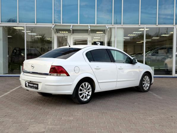 Opel Astra H Рестайлинг с пробегом 2013 года, цена 617 000 рублей, 214174 км, седан, Автокод Объявления