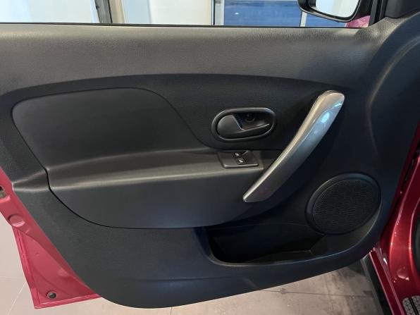 Renault Sandero II с пробегом 2018 года, цена 1 310 000 рублей, 61825 км, хэтчбек, Автокод Объявления