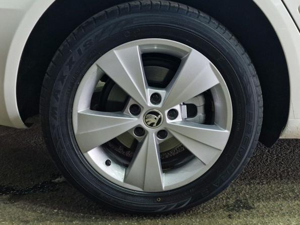 Skoda Octavia II (A5) Рестайлинг с пробегом 2012 года, цена 1 090 000 рублей, 123597 км, лифтбек, Автокод Объявления