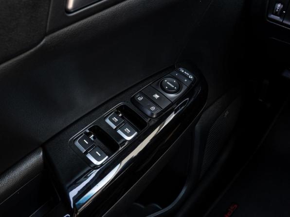 Kia Sportage IV Рестайлинг с пробегом 2019 года, цена 2 650 000 рублей, 96859 км, внедорожник, Автокод Объявления