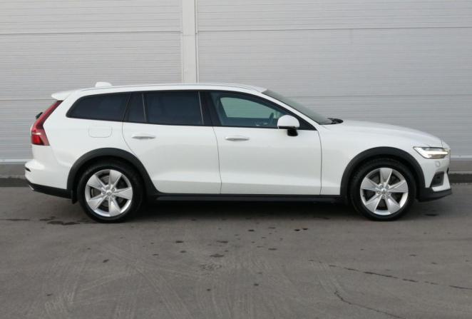 Volvo V60 Cross Country II с пробегом 2019 года, цена 2 511 750 рублей, 312720 км, универсал, Автокод Объявления