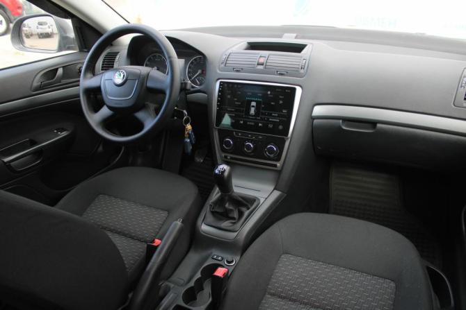Skoda Octavia II (A5) Рестайлинг с пробегом 2011 года, цена 910 000 рублей, 192000 км, лифтбек, Автокод Объявления