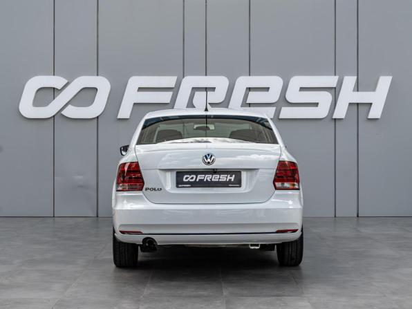 Volkswagen Polo V с пробегом 2015 года, цена 870 000 рублей, 179465 км, седан, Автокод Объявления
