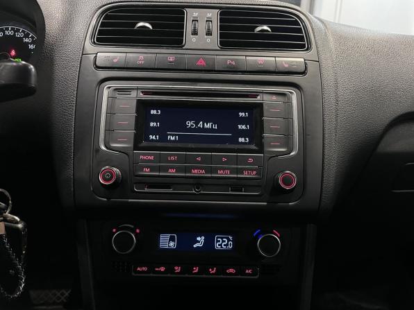 Volkswagen Polo V Рестайлинг с пробегом 2017 года, цена 1 263 000 рублей, 130703 км, седан, Автокод Объявления