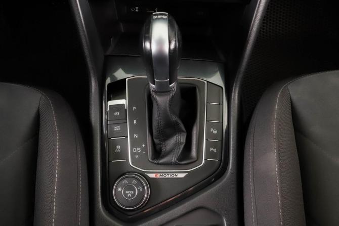 Volkswagen Tiguan II с пробегом 2017 года, цена 2 949 000 рублей, 107860 км, внедорожник, Автокод Объявления