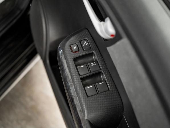 Honda Insight II Рестайлинг с пробегом 2012 года, цена 990 000 рублей, 137950 км, хэтчбек, Автокод Объявления