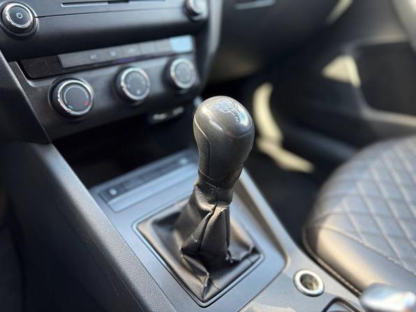 Skoda Octavia III (A7) с пробегом 2015 года, цена 725 000 рублей, 284500 км, лифтбек, Автокод Объявления
