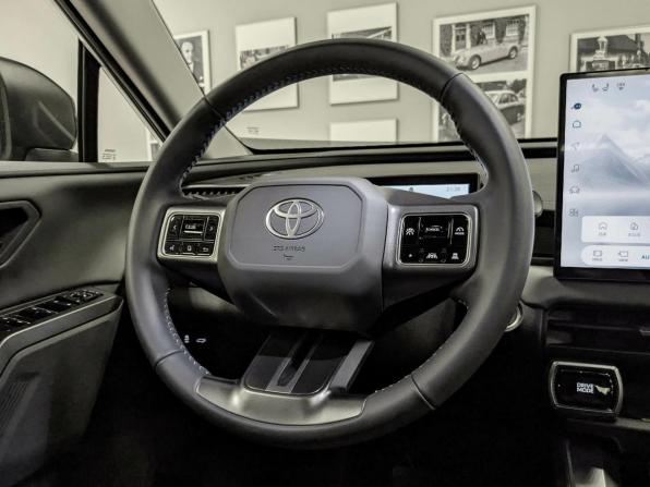 Toyota RAV4 VI (XA60) с пробегом 2025 года, цена 4 430 500 рублей, 10 км, внедорожник, Автокод Объявления
