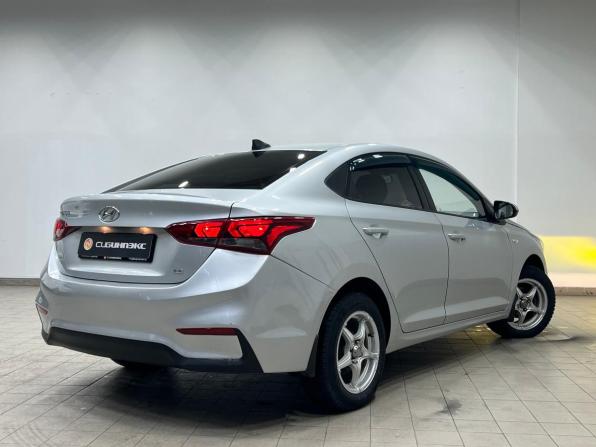 Hyundai Solaris II с пробегом 2018 года, цена 1 099 000 рублей, 100663 км, седан, Автокод Объявления