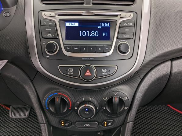 Hyundai Solaris I Рестайлинг с пробегом 2015 года, цена 1 100 000 рублей, 105150 км, седан, Автокод Объявления