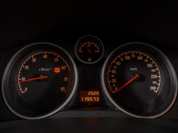 Opel Astra H Рестайлинг с пробегом 2012 года, цена 899 000 рублей, 119573 км, седан, Автокод Объявления