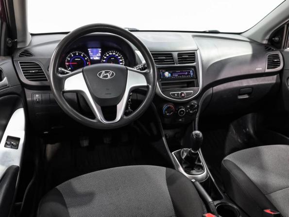 Hyundai Solaris I с пробегом 2012 года, цена 770 000 рублей, 75220 км, хэтчбек, Автокод Объявления