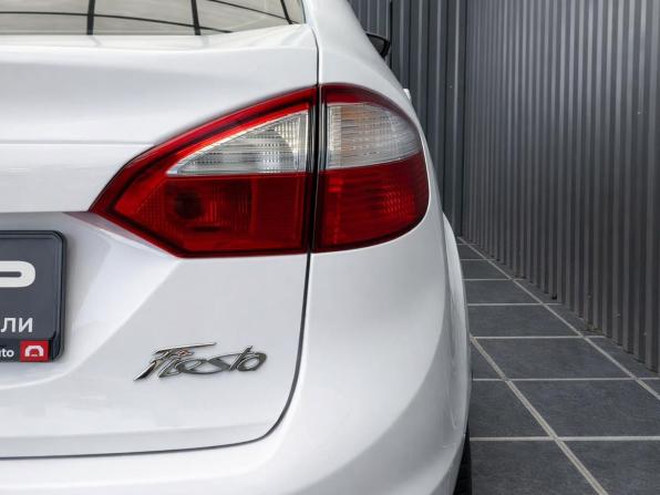 Ford Fiesta Mk6 Рестайлинг с пробегом 2017 года, цена 867 000 рублей, 135400 км, седан, Автокод Объявления