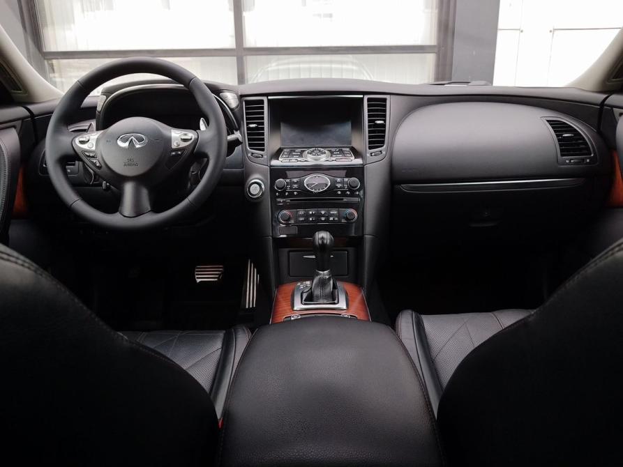 Infiniti QX70 Москва  - изображение 16