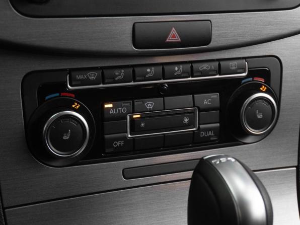 Volkswagen Passat B7 с пробегом 2011 года, цена 949 000 рублей, 202099 км, седан, Автокод Объявления