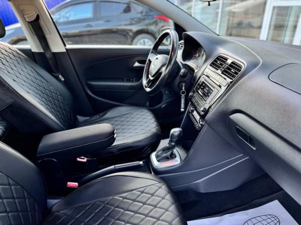 Volkswagen Polo V Рестайлинг с пробегом 2018 года, цена 985 000 рублей, 128302 км, седан, Автокод Объявления