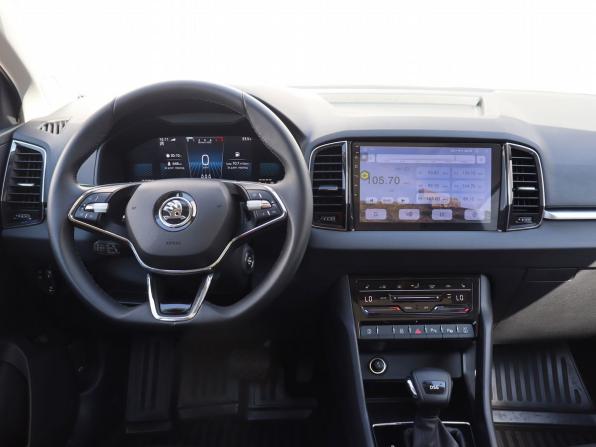 Skoda Karoq I Рестайлинг с пробегом 2024 года, цена 2 780 000 рублей, 3689 км, внедорожник, Автокод Объявления