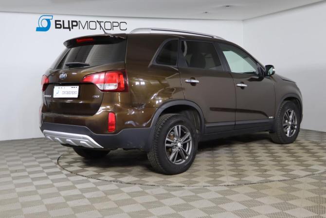 Kia Sorento II Рестайлинг с пробегом 2018 года, цена 2 279 990 рублей, 141711 км, внедорожник, Автокод Объявления