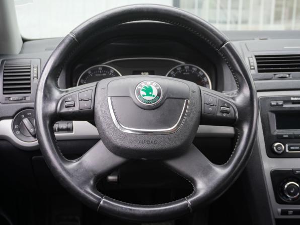 Skoda Octavia II (A5) Рестайлинг с пробегом 2009 года, цена 950 000 рублей, 125540 км, универсал, Автокод Объявления
