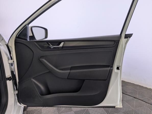 Skoda Rapid II с пробегом 2022 года, цена 1 750 000 рублей, 87379 км, лифтбек, Автокод Объявления