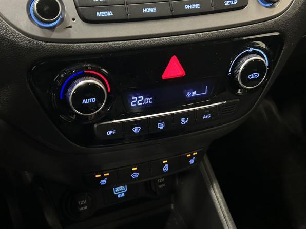 Hyundai Solaris II с пробегом 2019 года, цена 530 000 рублей, 157585 км, седан, Автокод Объявления