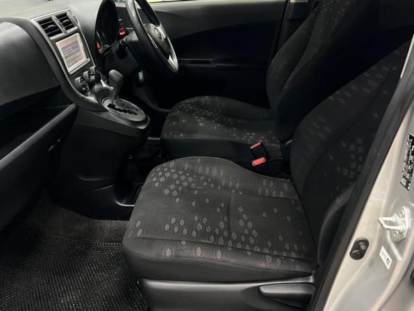 Toyota Ractis II с пробегом 2014 года, цена 910 000 рублей, 135000 км, хэтчбек, Автокод Объявления