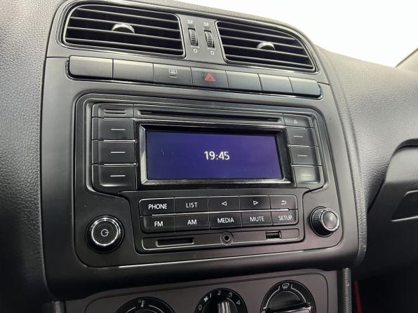 Volkswagen Polo V Рестайлинг с пробегом 2018 года, цена 899 000 рублей, 134786 км, седан, Автокод Объявления