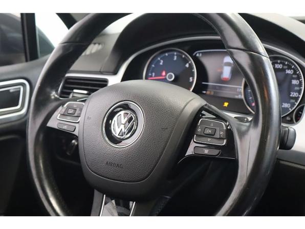 Volkswagen Touareg II с пробегом 2013 года, цена 2 049 000 рублей, 229914 км, внедорожник, Автокод Объявления
